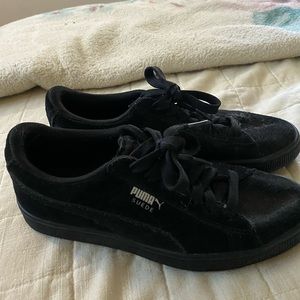 Black pumas